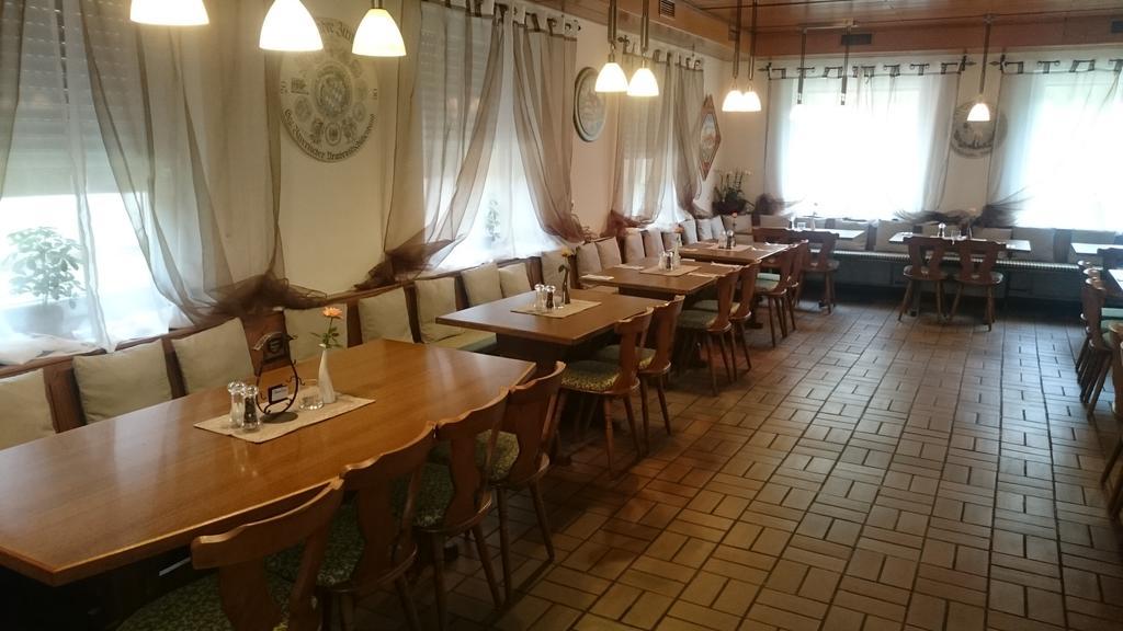 Gasthof Wilhelm Tell Fremdenzimmer Zirndorf Exterior photo